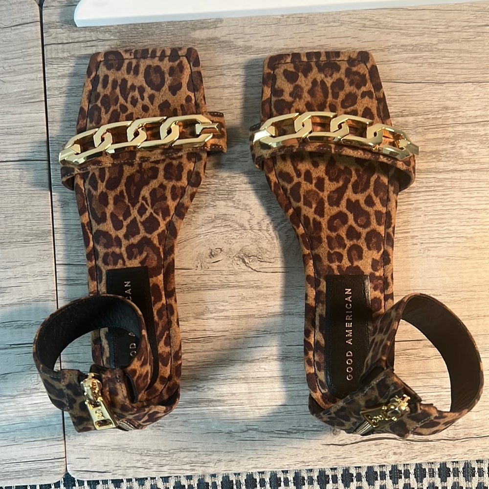 Good American sandals
